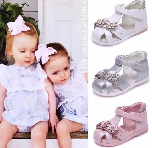 Weestep sandals